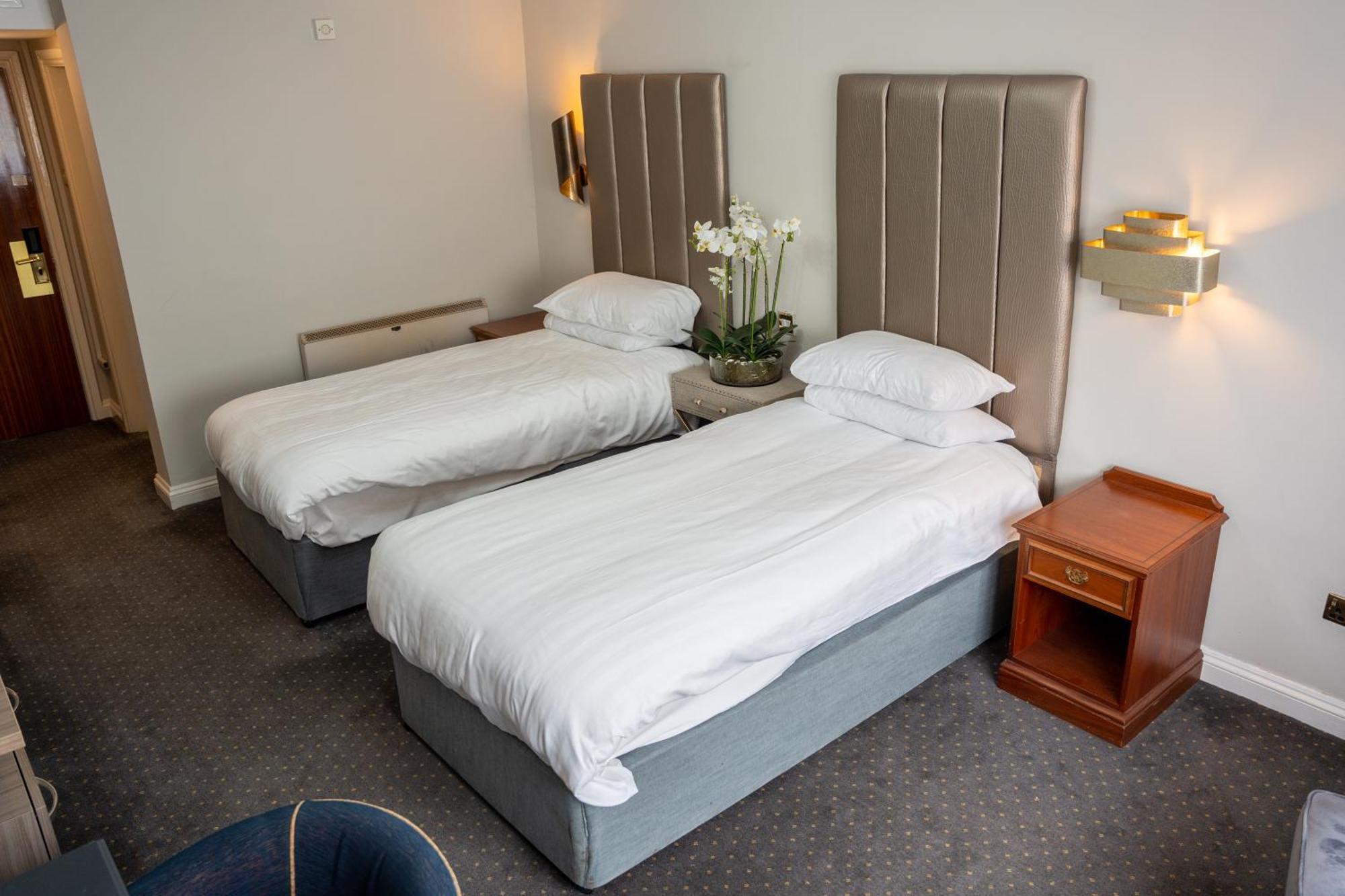 The Pear Tree Inn & Country Hotel Hindlip エクステリア 写真