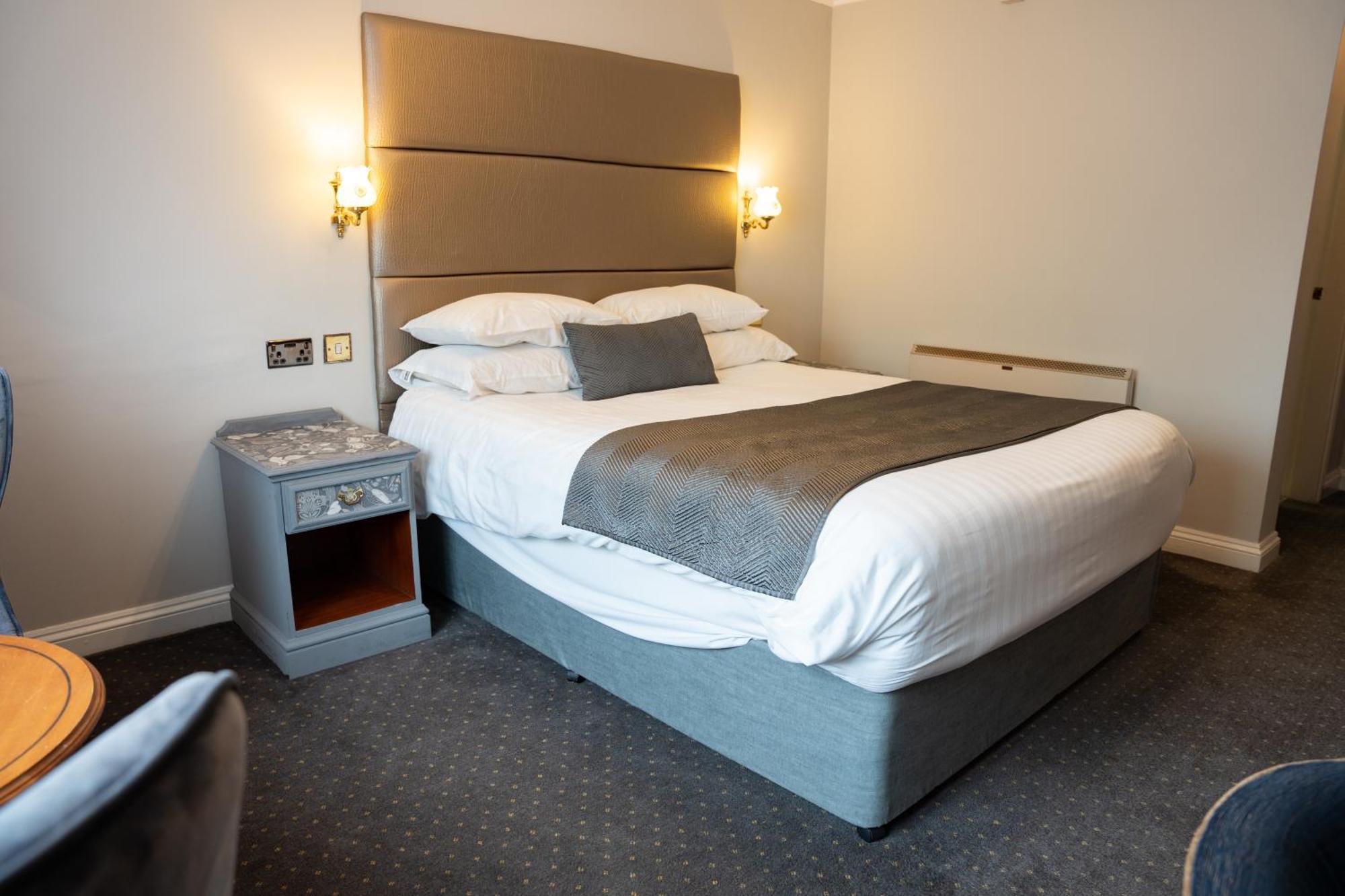 The Pear Tree Inn & Country Hotel Hindlip エクステリア 写真